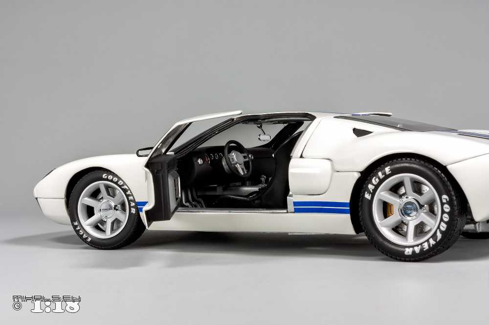 Ford GT  toy car collectible - Main Image 2