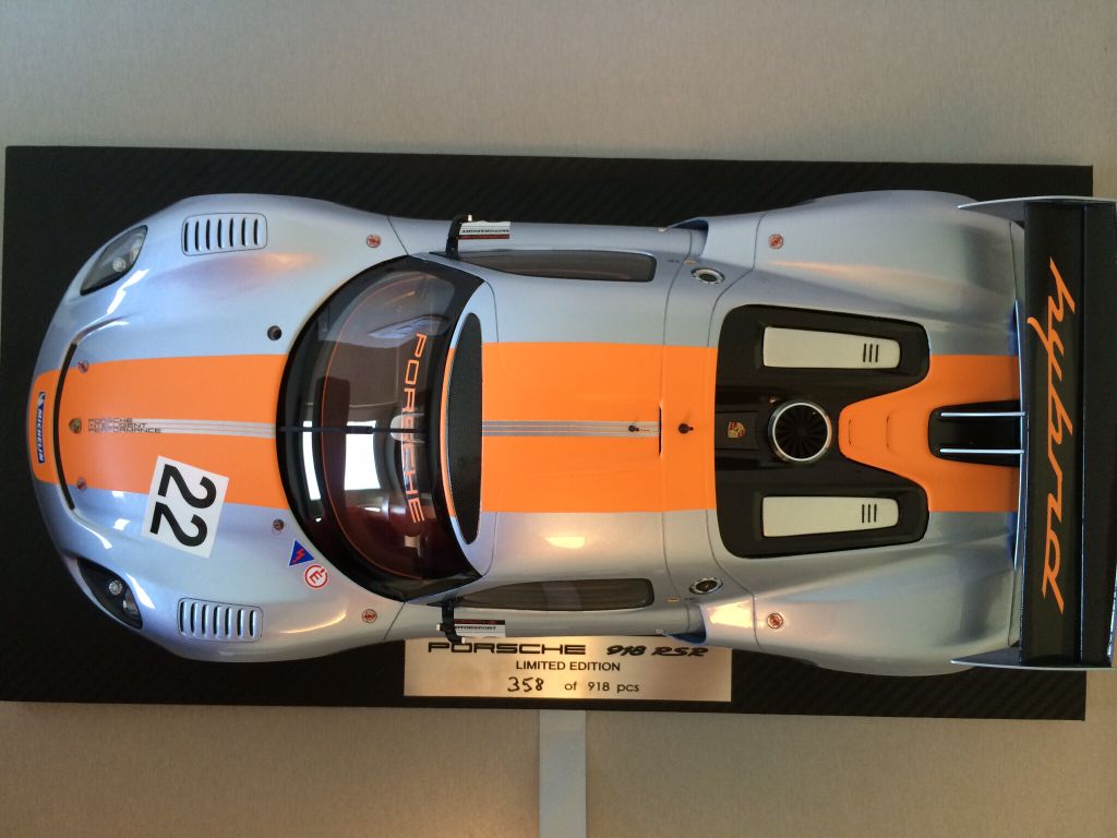 Porsche 918 RSR toy car collectible - Main Image 2