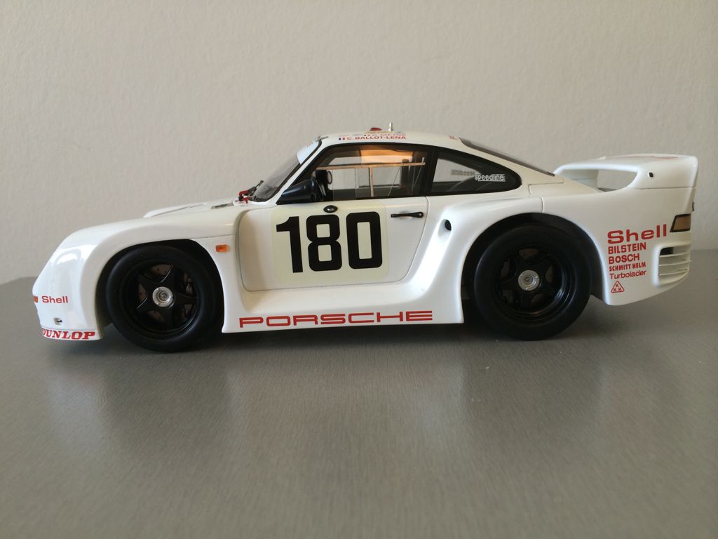 Porsche 961 - Spark toy car collectible - Main Image 2