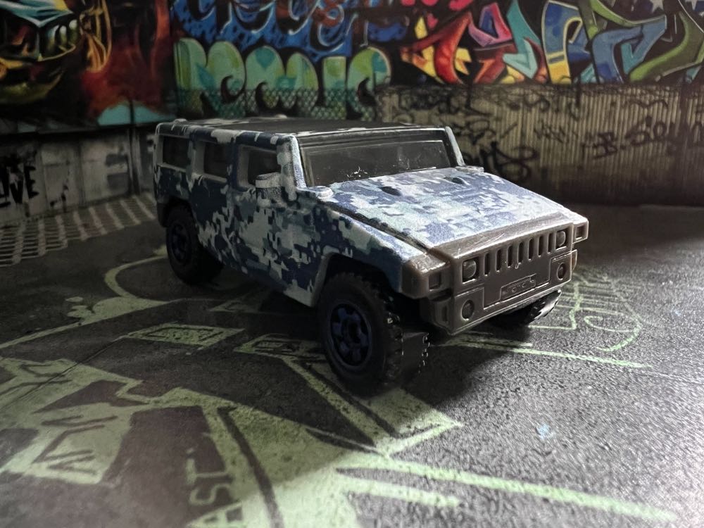 Hummer H2 SUV Concept - Camouflage Series toy car collectible - Main Image 2