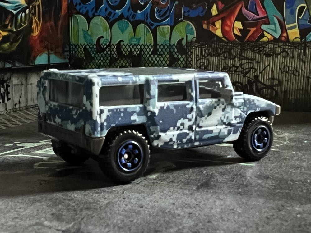 Hummer H2 SUV Concept - Camouflage Series toy car collectible - Main Image 3
