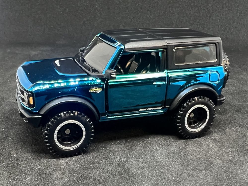 ‘21 Ford Bronco Wildtrak - HW RLC Club Exclusive toy car collectible - Main Image 2