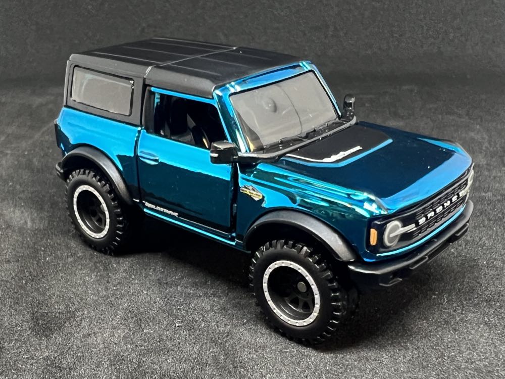 ‘21 Ford Bronco Wildtrak - HW RLC Club Exclusive toy car collectible - Main Image 3