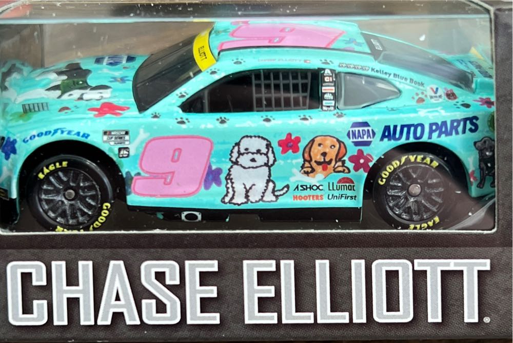 Lionel Racing ‘22 #9 Chase Elliott Children’s Healthcare - NASCAR Cup Series toy car collectible [Barcode 886154262958] - Main Image 2