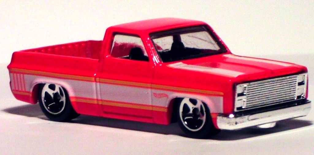 33 Chevy Silverado - Hot Wheels Cars Of The Decades toy car collectible - Main Image 2