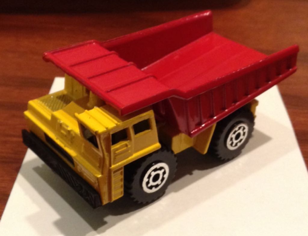 Dump Truck - Matchbox 1-75 Superfast toy car collectible - Main Image 2