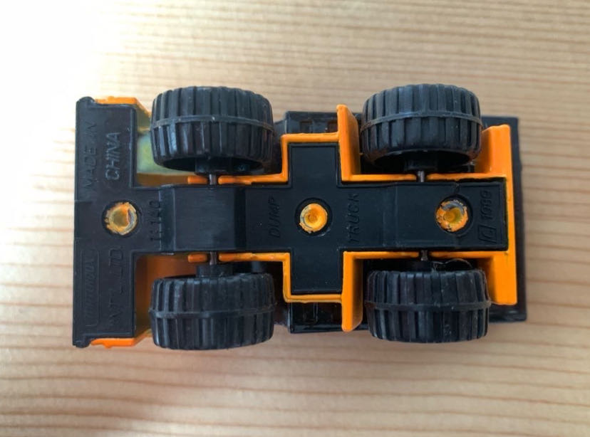 Dump Truck - Matchbox 1-75 Superfast toy car collectible - Main Image 4