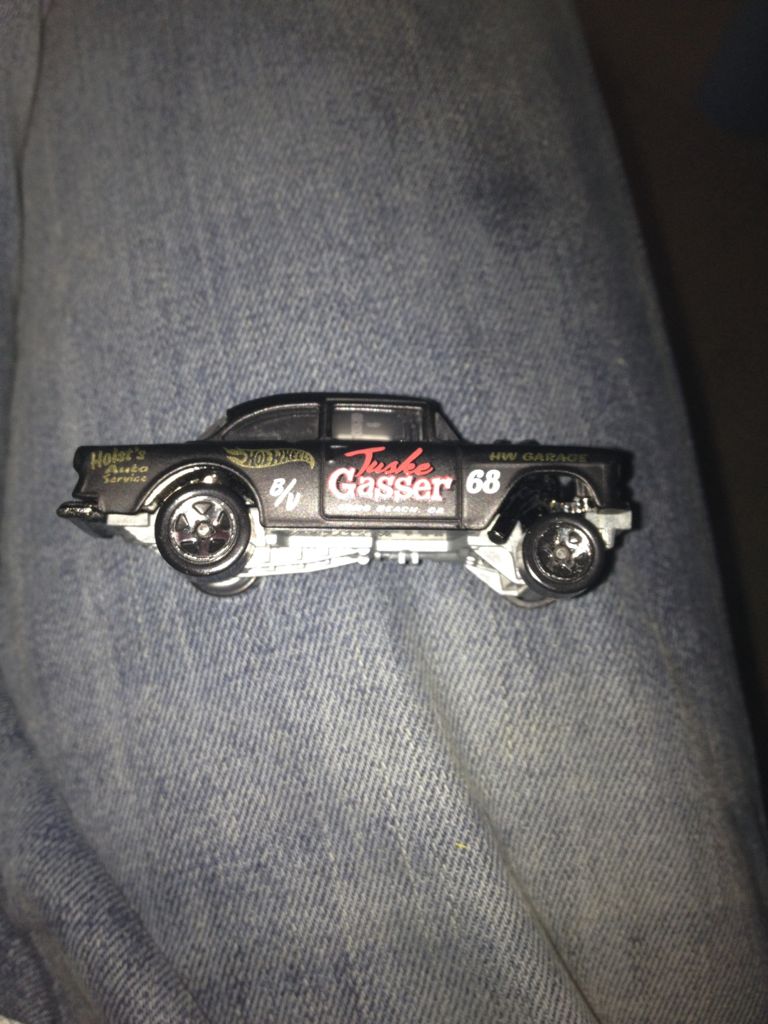 Gm Bel air Jacked - HW toy car collectible - Main Image 2