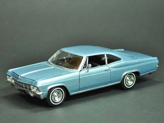 1965 Chevy Impala SS 396 - Welly toy car collectible - Main Image 2