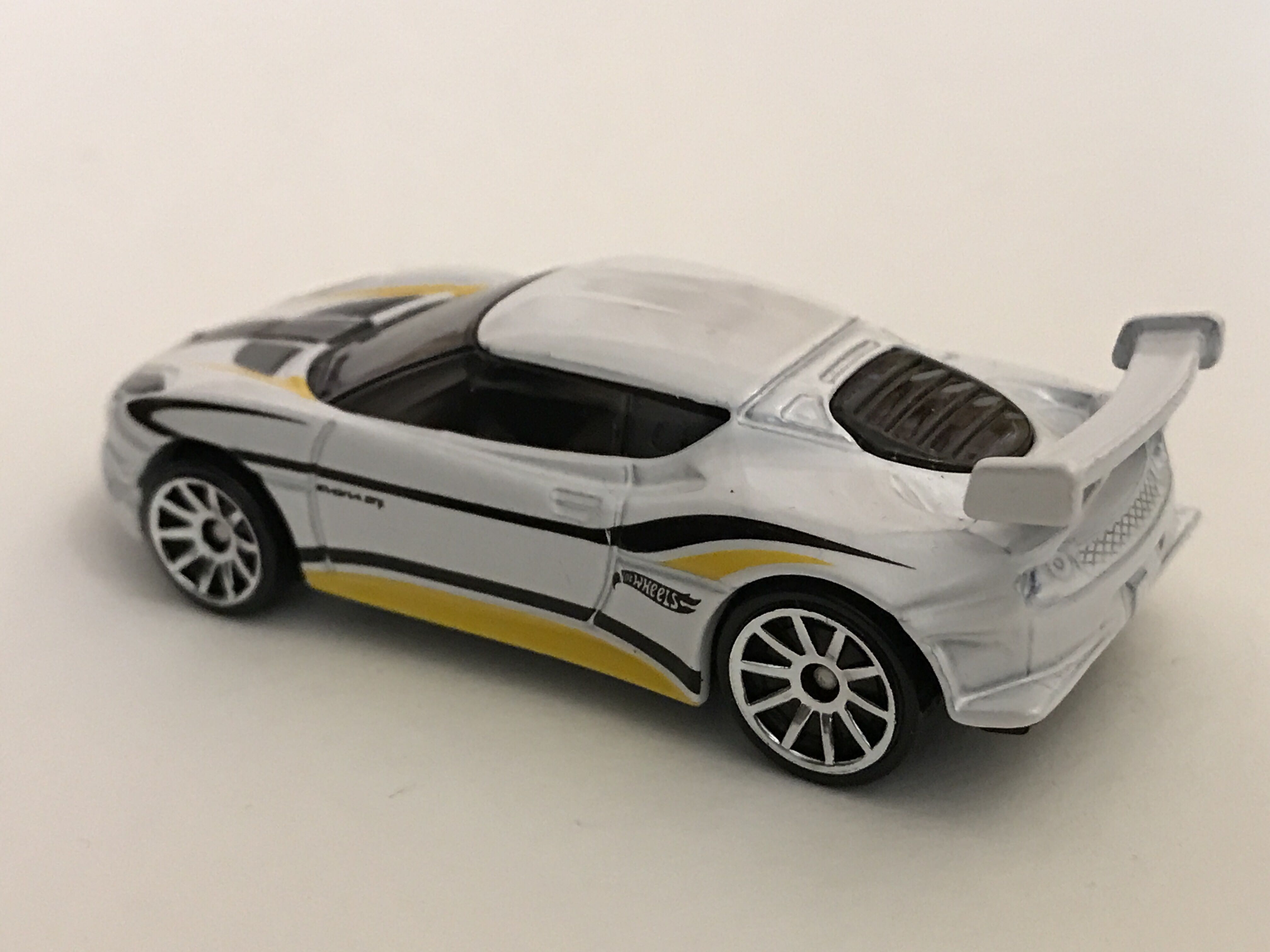 Lotus Evora GT4 - ’14 HW Workshop toy car collectible - Main Image 2