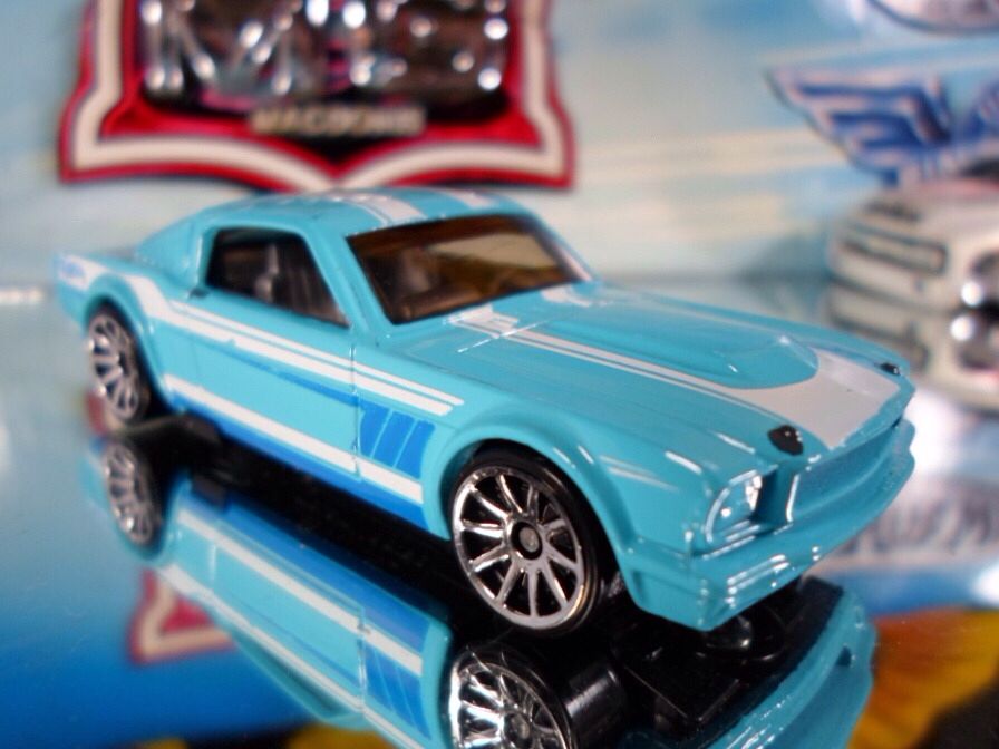 Mustang 2+2 Fastback ’65 - Muscle Mania toy car collectible - Main Image 1