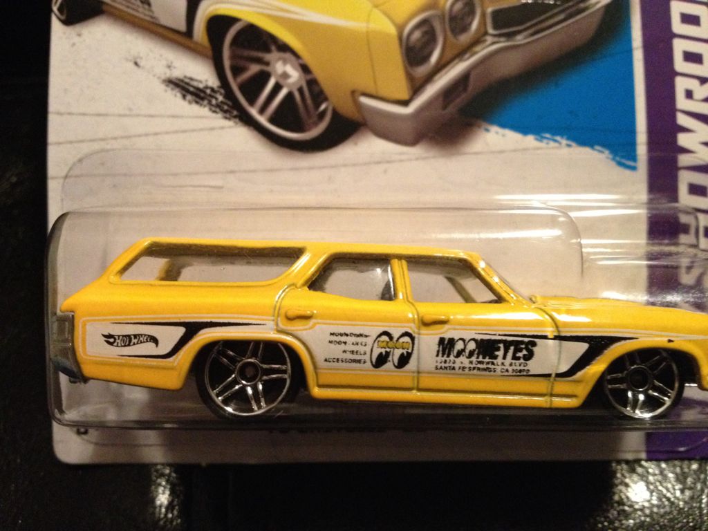 ’70 Chevelle SS Wagon - ’13 HW Showroom toy car collectible - Main Image 1