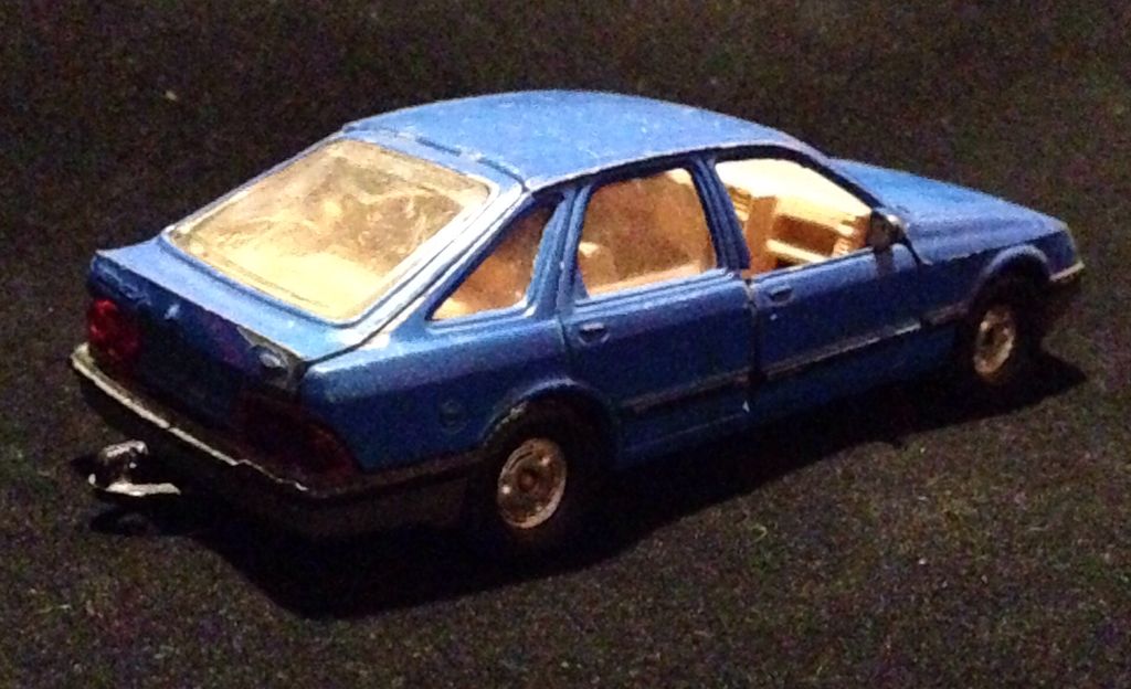Ford Sierra 2.3 Ghia  toy car collectible - Main Image 2