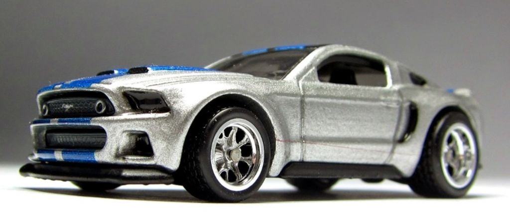 ’14 Custom Mustang - 2014 HW Nostalgia Series - Need For Speed toy car collectible - Main Image 2