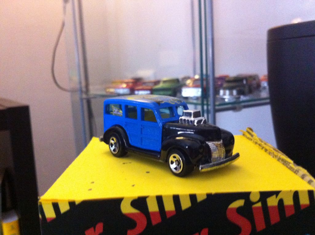 ‘40 Woody - Wild Wave Series toy car collectible - Main Image 2