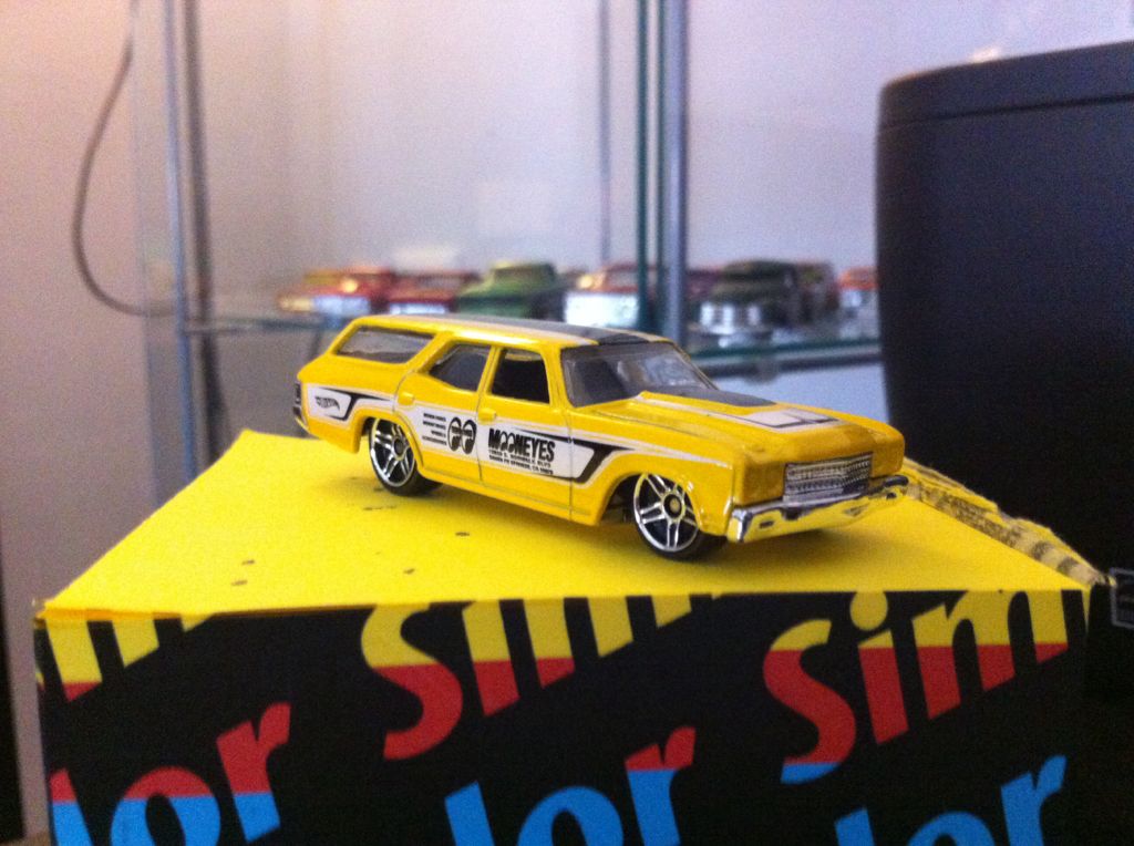 70 Chevelle Ss Wagon  toy car collectible - Main Image 2