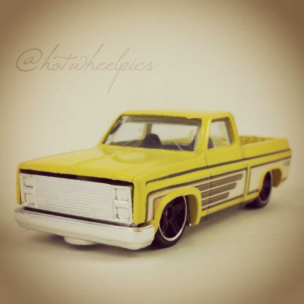 ’83 HW Chevy Silverado - HW Off-Road toy car collectible - Main Image 4