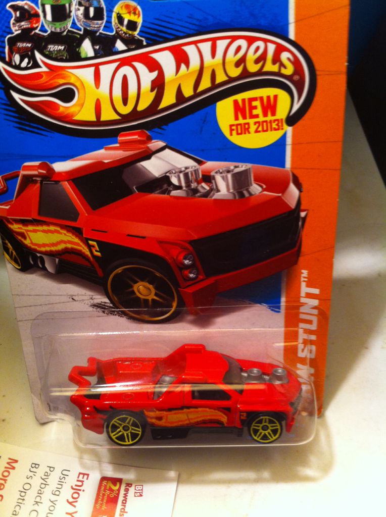 Hw Stunt 2013 Red  toy car collectible - Main Image 1