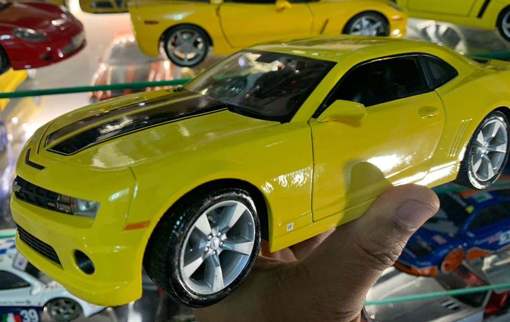 Chevrolet Camaro 2010 SS RS - Maisto - Special Edition toy car collectible - Main Image 4
