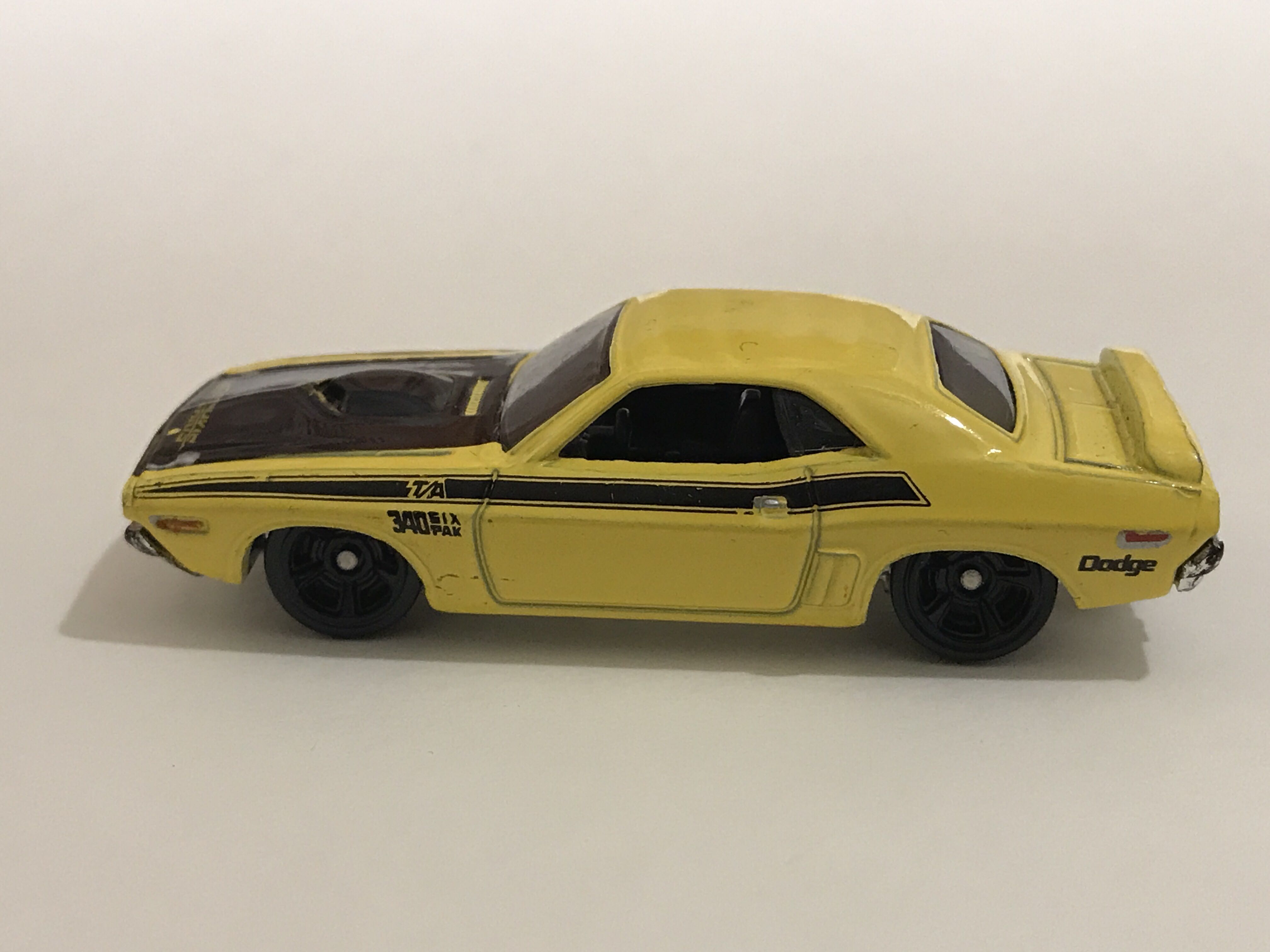 Dodge Challenger, ’71 - HW Workshop - 2014 HW Performance toy car collectible - Main Image 3