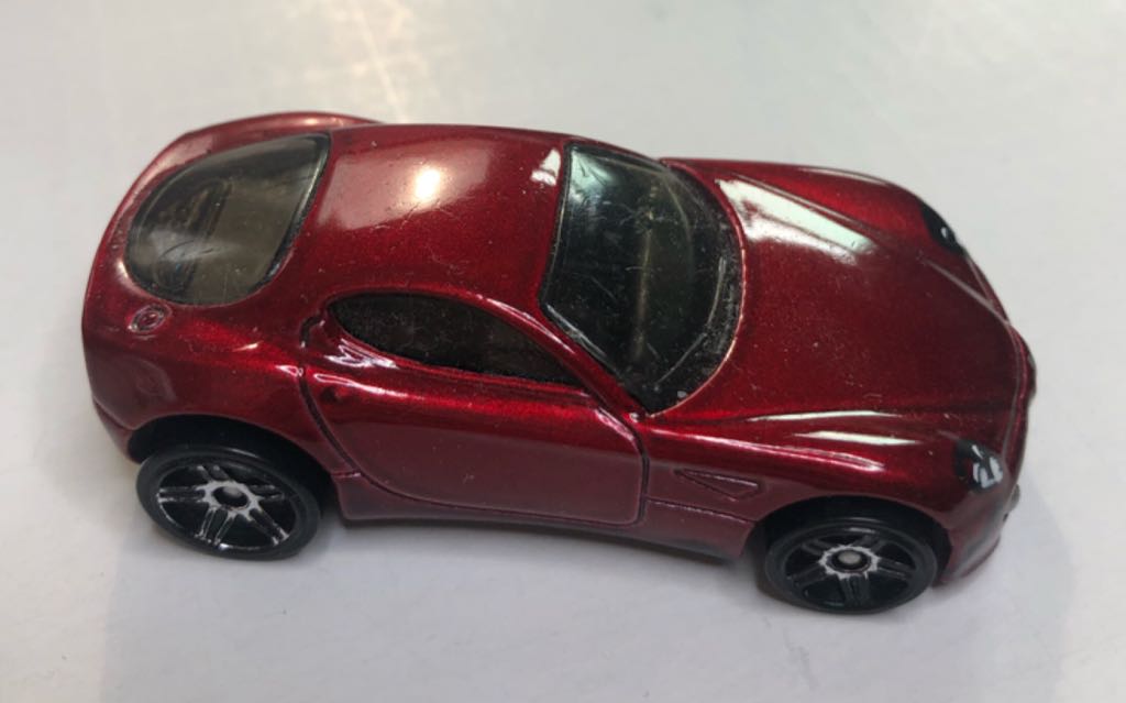 Alfa Romeo - 100% Hot Wheels toy car collectible - Main Image 2