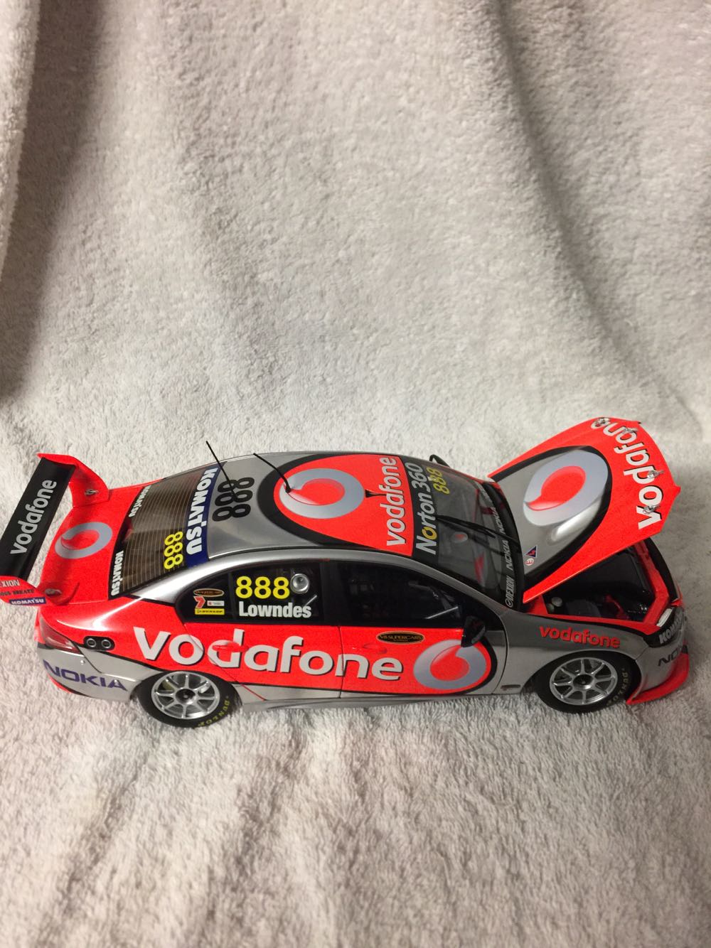 Craig Lowndes 2009 Season Car - Craig Lowndes toy car collectible - Main Image 3