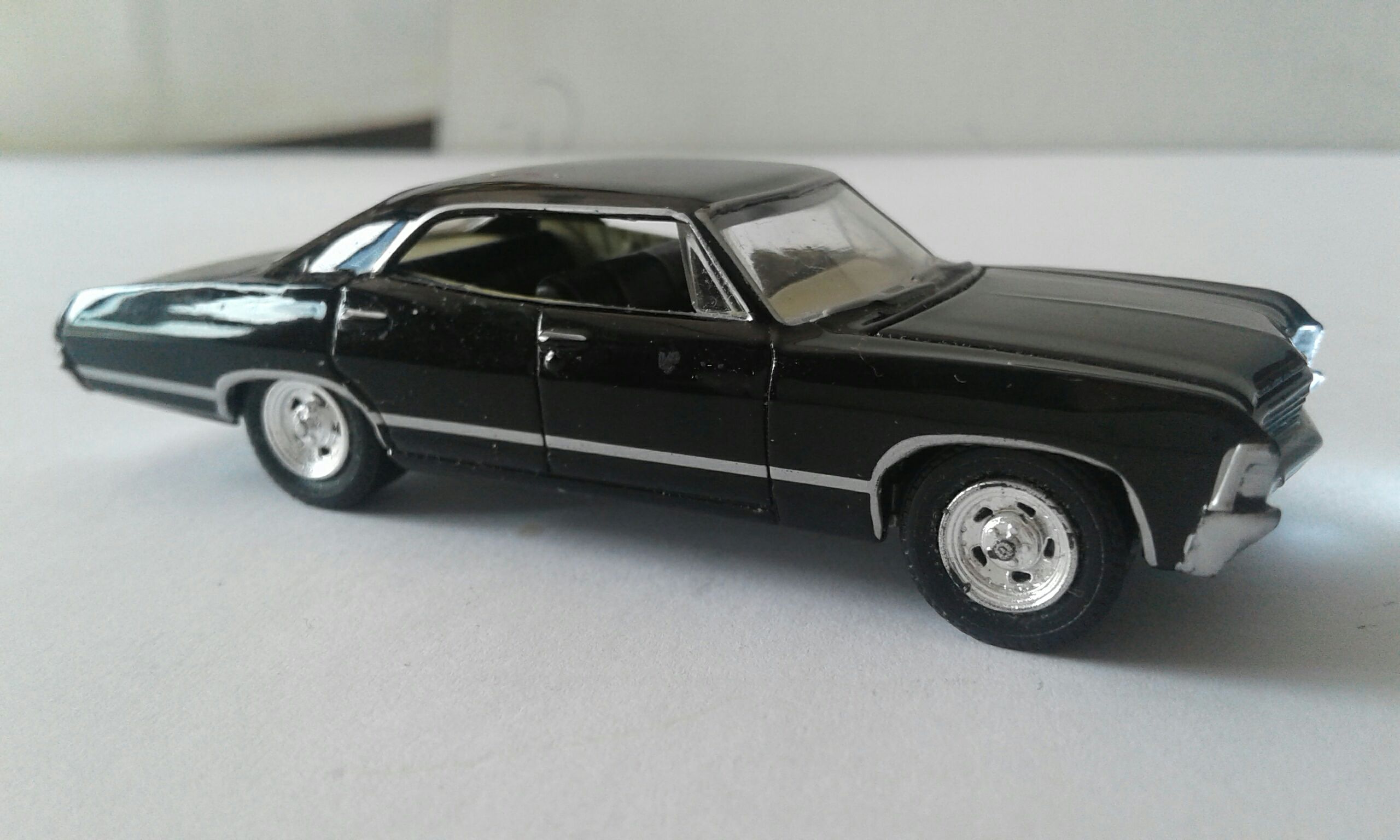 GL - ‘67 Chevrolet Impala Sport Sedan - Supernatural toy car collectible - Main Image 2