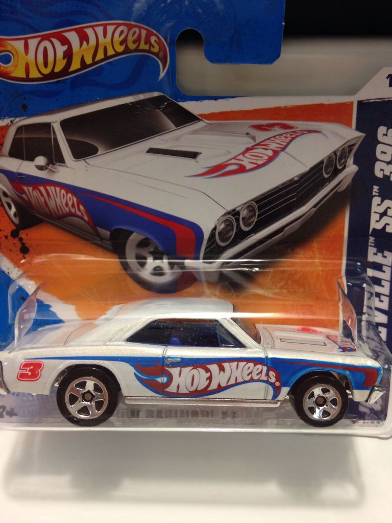 HW Showroom 69 Ford Mustang