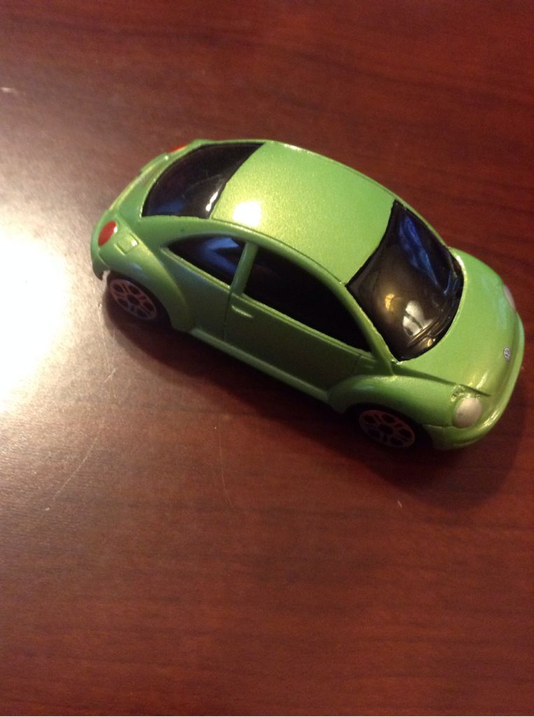 Maisto Volkswagen Beetle   toy car collectible - Main Image 2