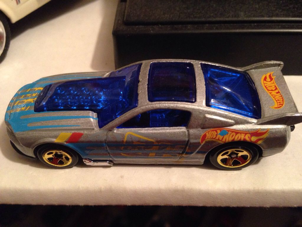 ’13 Ford Mustang GT - 2015 HW Race - Track Aces toy car collectible - Main Image 2