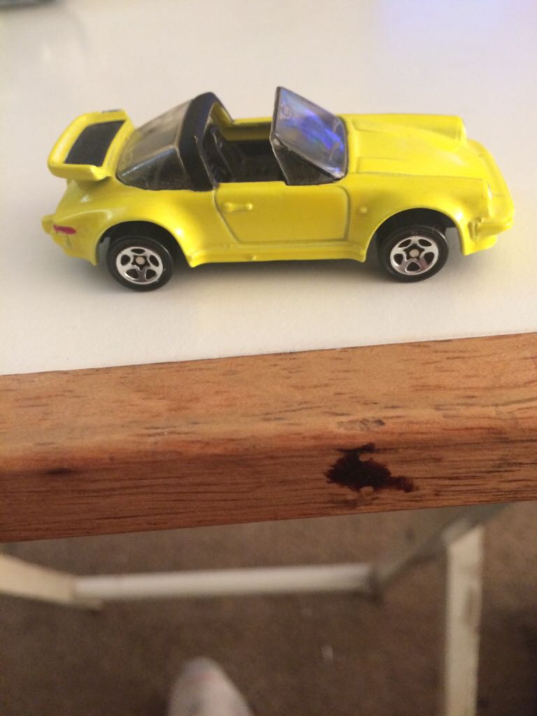 Porsche 911 SC Targa - 1997 Hot Wheels toy car collectible - Main Image 2