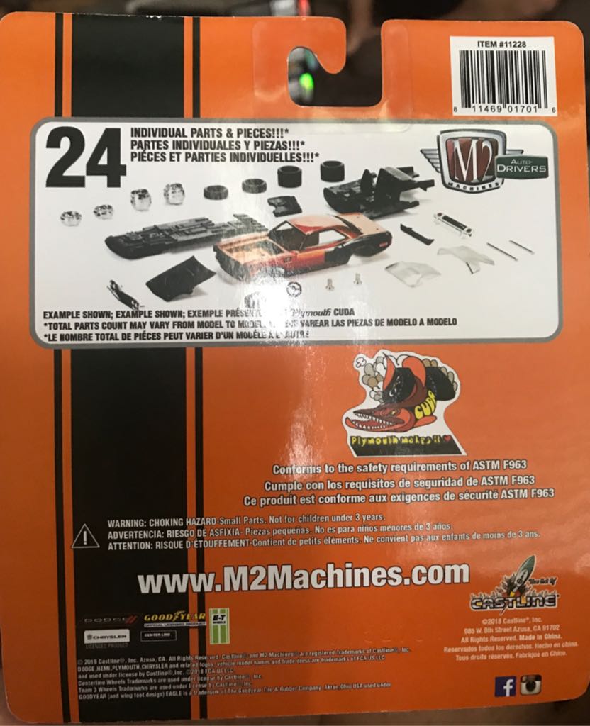 71 Plymouth Hemi Cuda - 2018 M2 Auto Drivers toy car collectible - Main Image 2