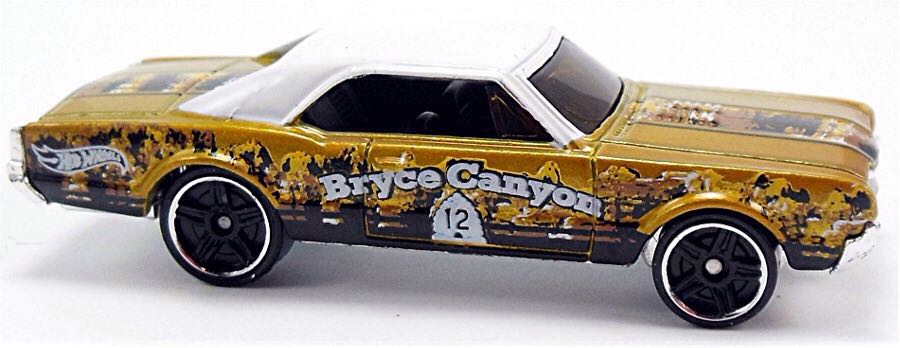 ’67 Oldsmobile 442 - 2014 HW Road Trippin Series toy car collectible - Main Image 2