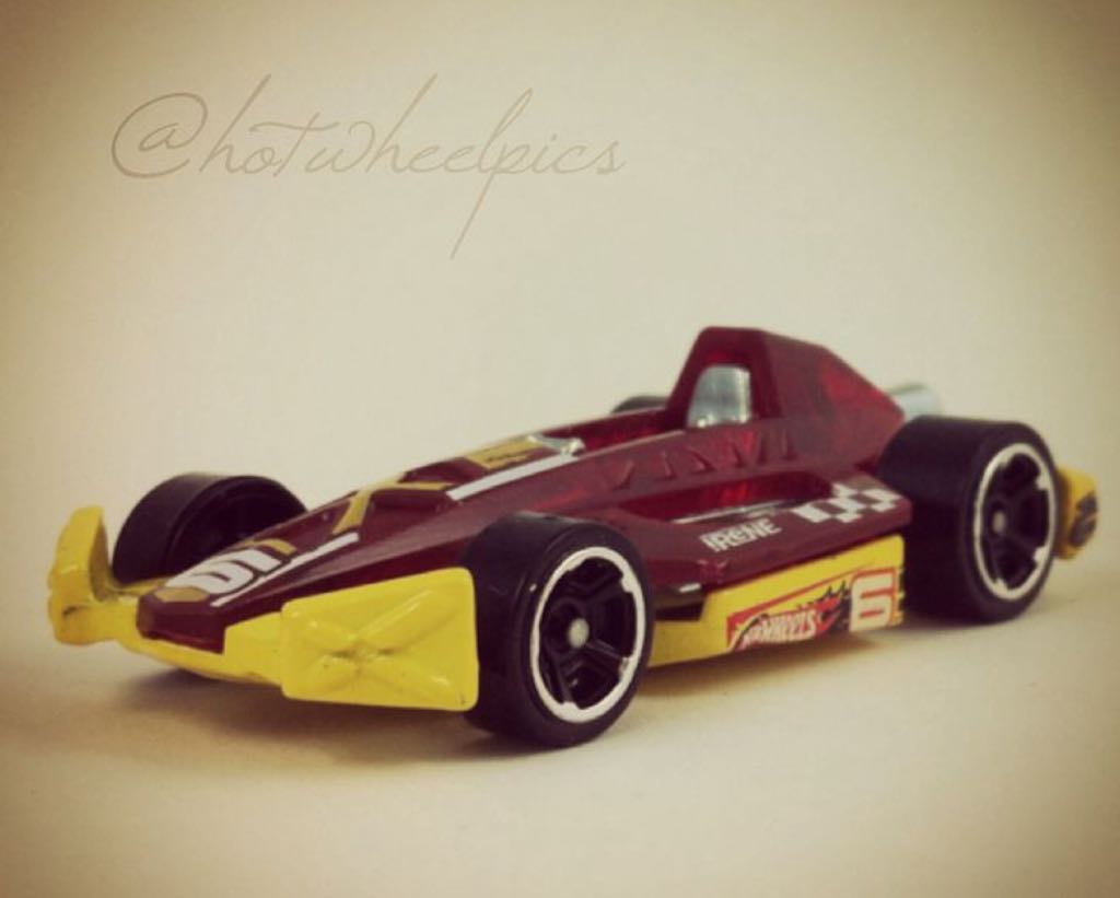 Arrow Dynamic - HW Race toy car collectible - Main Image 2