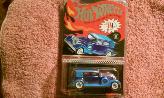 Red Line Club - 2004 RLC Exclusive toy car collectible - Main Image 1