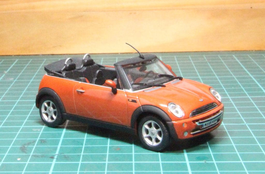 BMW MINI - Convertables toy car collectible - Main Image 1