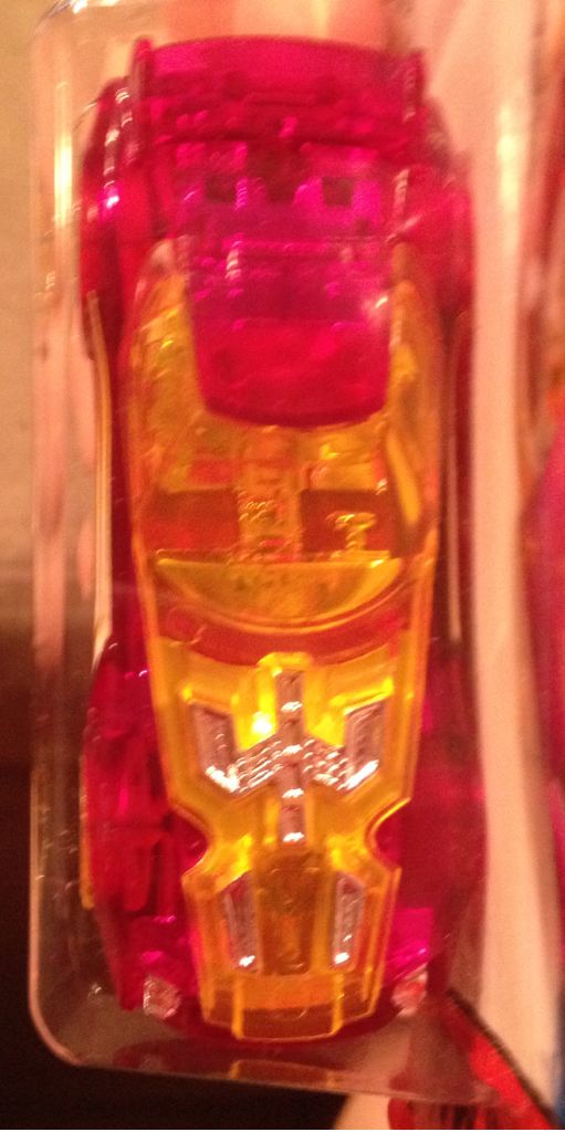 Nerve Hammer ( Pink) - X-Raycers toy car collectible - Main Image 2