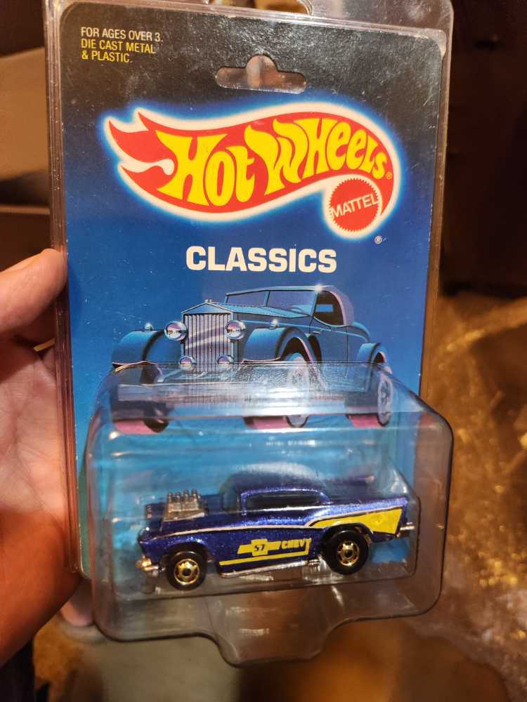 Chevy ’57  - 1987 Hot Wheels toy car collectible - Main Image 2