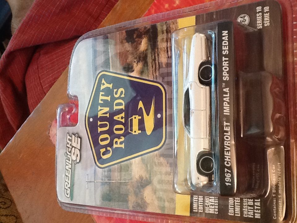 Greenlight - 1967 Chevrolet Impala Sort Sedan - County Roads toy car collectible - Main Image 1