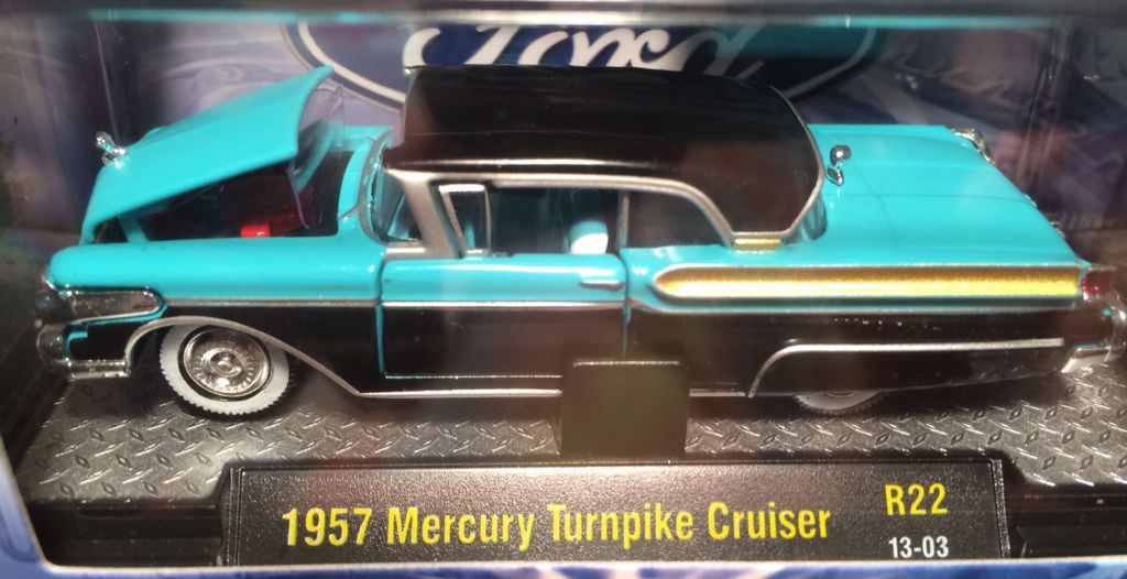 Mercury / 1957 Turnpike Cruiser - M2 Machines Platinum Edition toy car collectible - Main Image 2