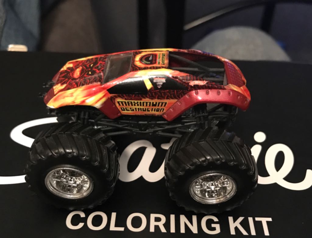 Maximum Destruction Red 1:24 - Monster Jam toy car collectible - Main Image 2