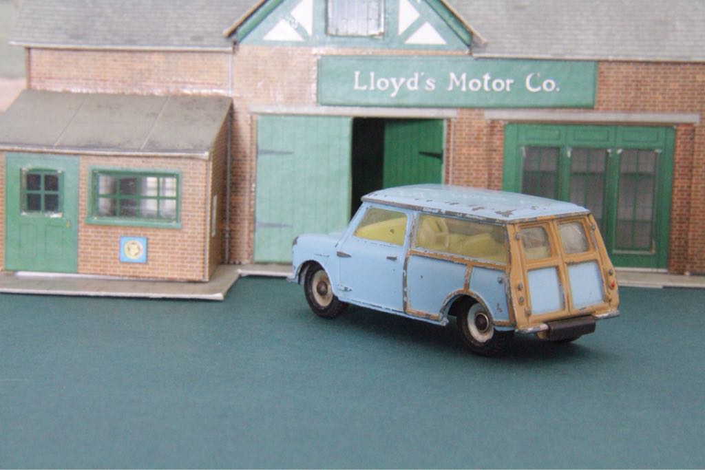 AUSTIN - TRAVLER toy car collectible - Main Image 2