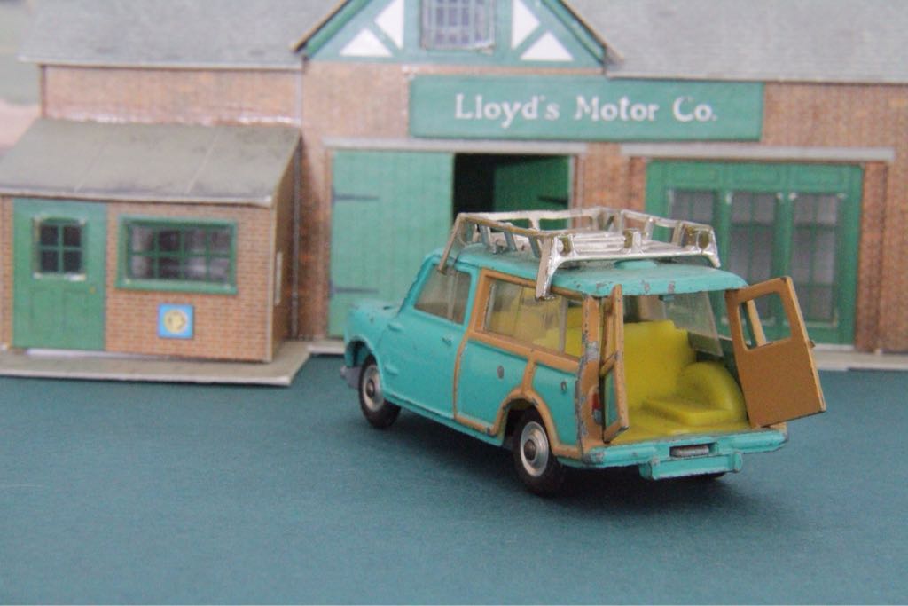 AUSTIN - TRAVLER toy car collectible - Main Image 2