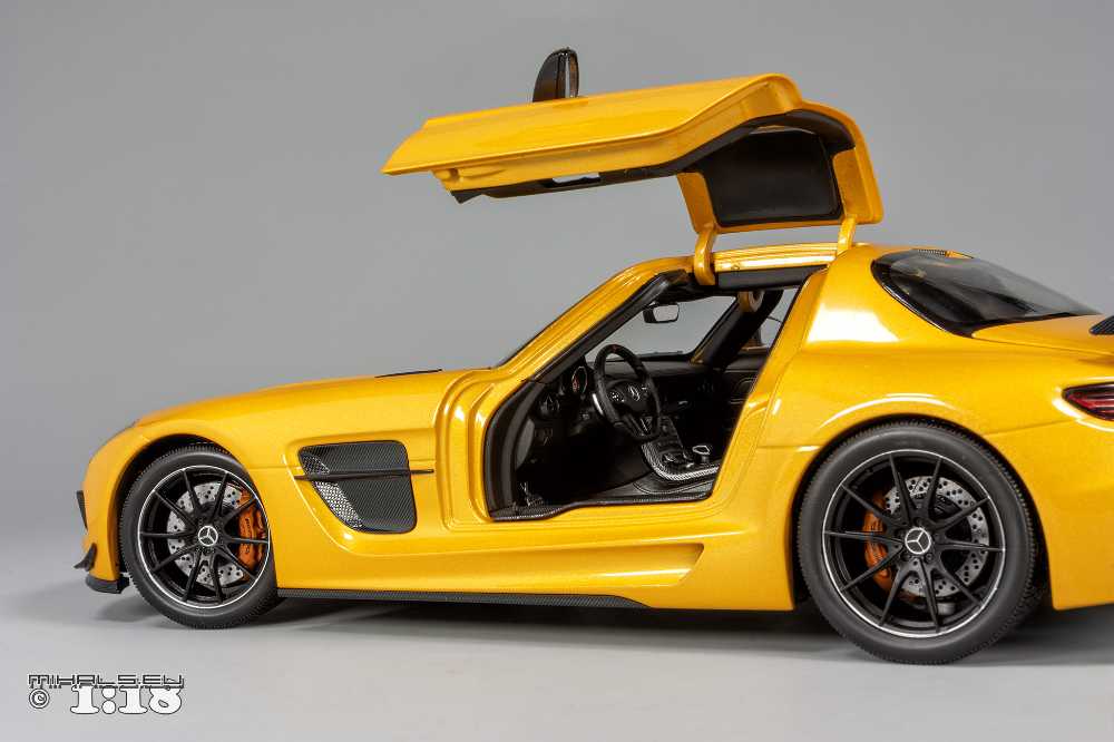Mercedes-Benz SLS AMG Coupe Black Series - Dealer Edition toy car collectible - Main Image 2
