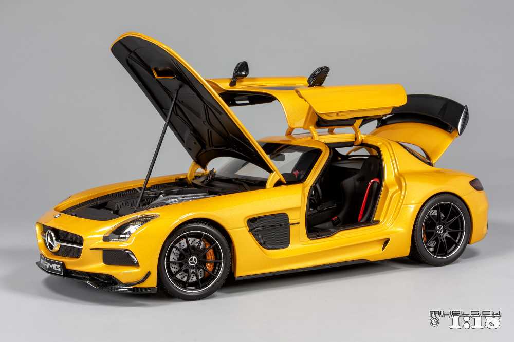 Mercedes-Benz SLS AMG Coupe Black Series - Dealer Edition toy car collectible - Main Image 3