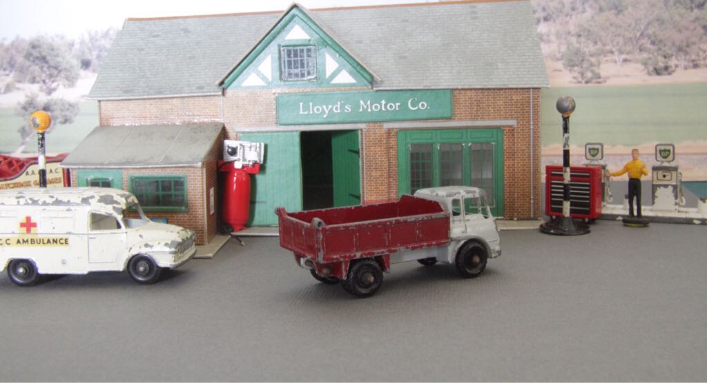 BEDFORD - TIPPER toy car collectible - Main Image 2