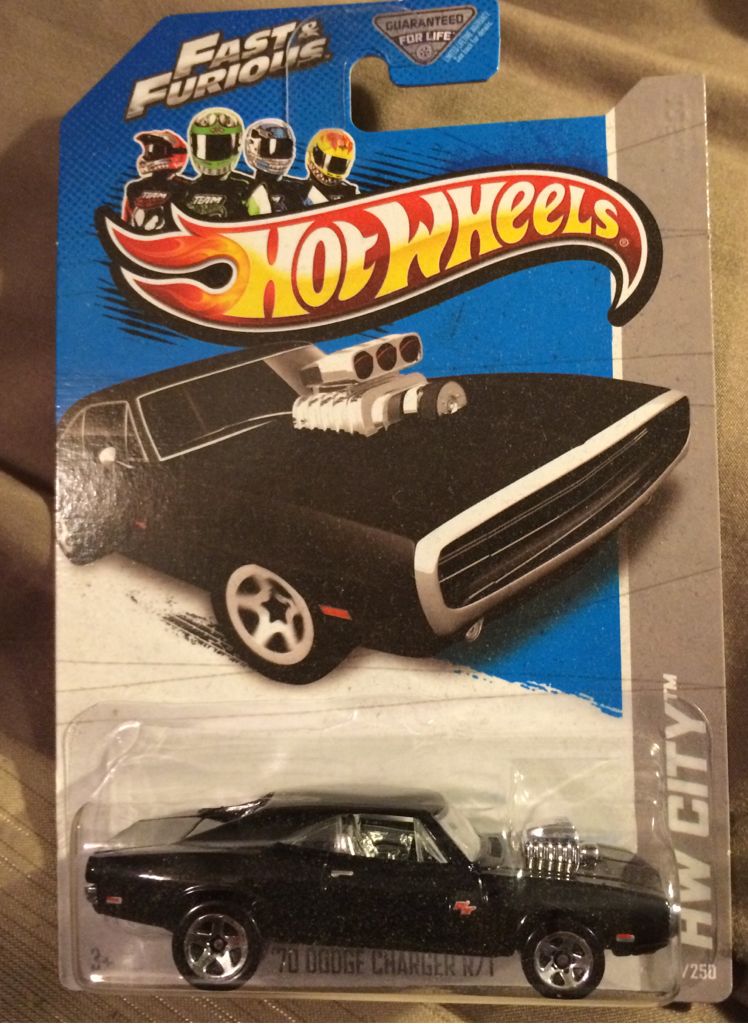 ’70 Dodge Charger R/T - HW City - 2013 toy car collectible - Main Image 1