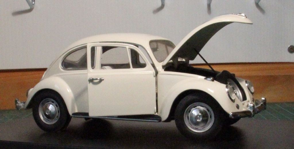 VOLKSWAGEN toy car collectible - Main Image 1