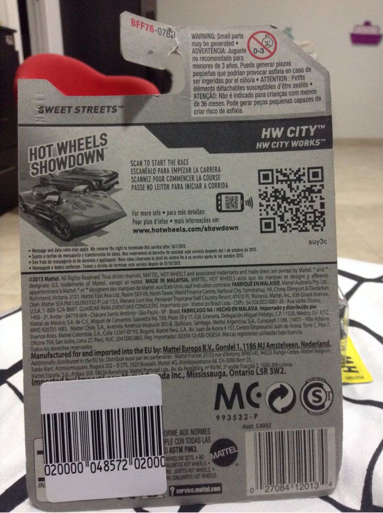 Sweet Streets - HW City toy car collectible - Main Image 2