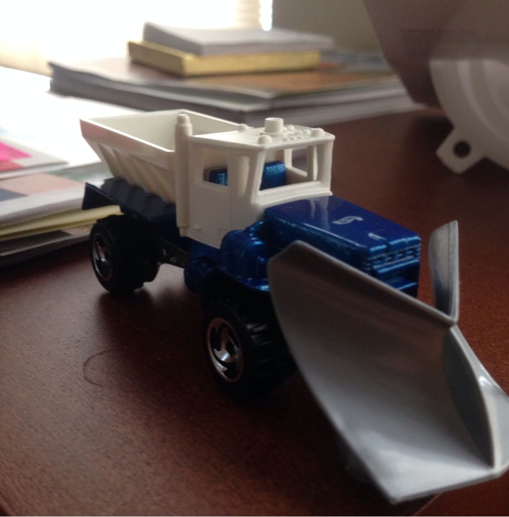 Oshkosh Snowplow  toy car collectible - Main Image 2